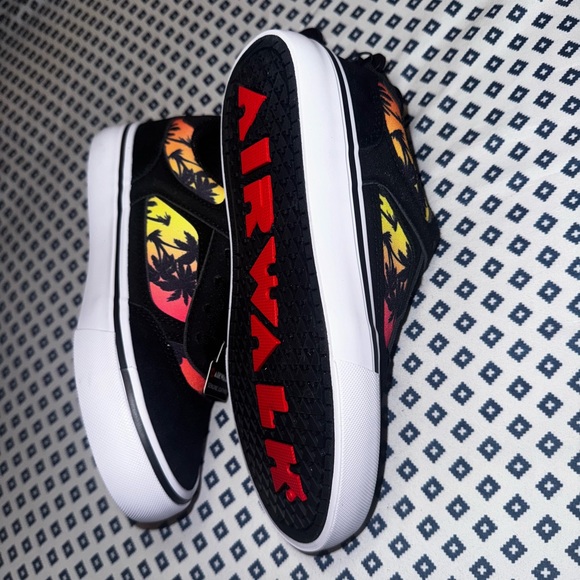 Make an offer: Hawaii vibes sneakers 🏝️ - Picture 4 of 10